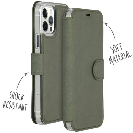 Accezz Xtreme Wallet Booktype iPhone 12 (Pro) - Lichtgroen (D)