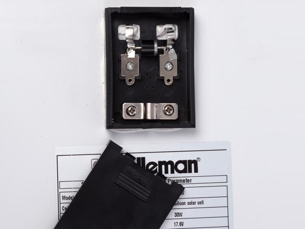Perel SOLVelleman SOL30P polykristallijn zonnepaneel 30 watt 12 volt30P polykristallijn zonnepaneel 30 watt 12 volt