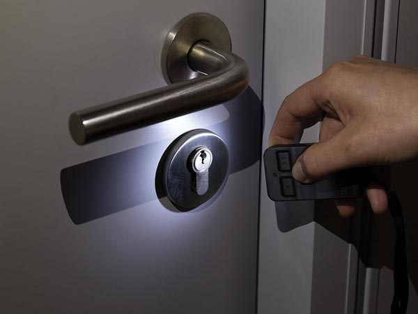 Velleman 2 kanaals rf afstandsbedieningen set met Tuya iot functionaliteit