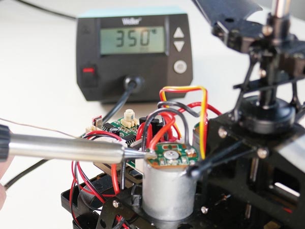 Weller WE 1010 solderstation set met 2 soldeerpunten, zijkniptang en soldeertin