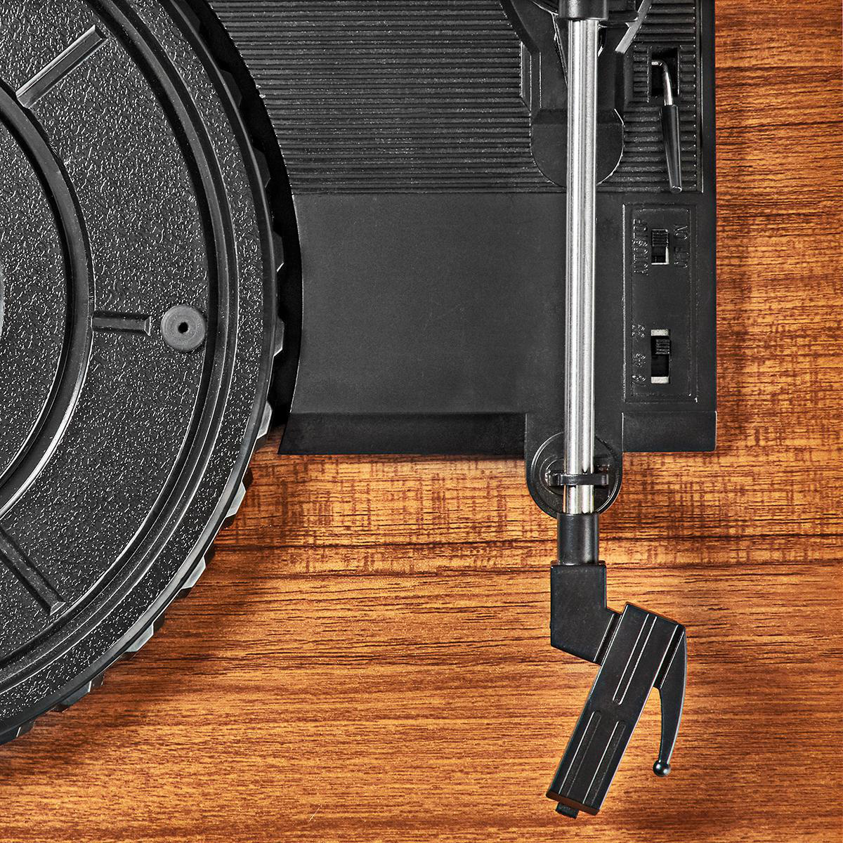 Nedis TURN200BN platenspeler met accu en bluetooth - bruin zwart