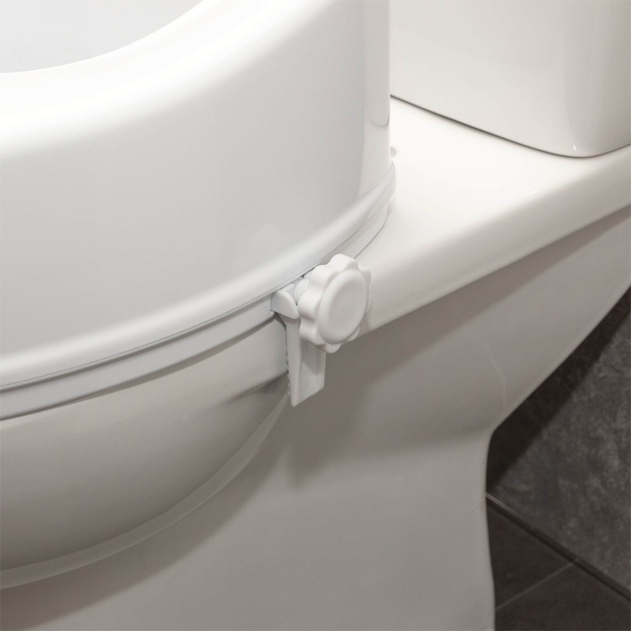 Aidapt Toiletverhoger met klepdeksel - 15 cm