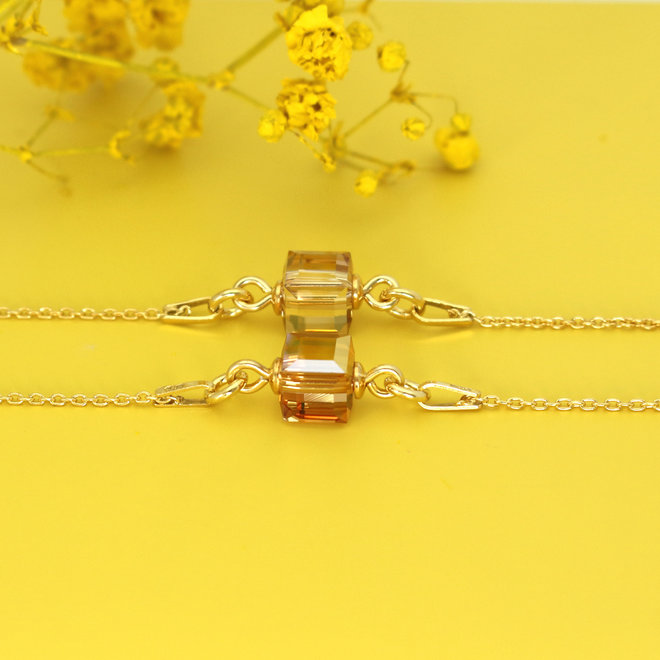 Halskette Swarovski Kristall Würfel Anhänger - vergoldet - ARLIZI 1952 - Kyra