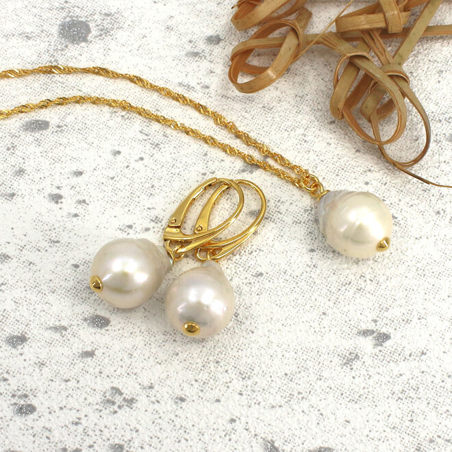 Oorbellen witte barok parel hanger - verguld - ARLIZI 2155 - Coraline