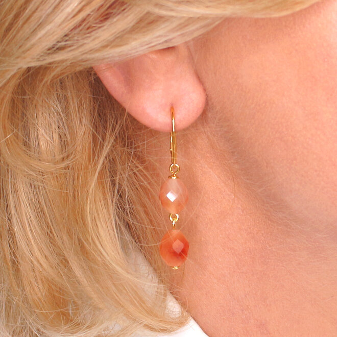 Oorbellen perzik-beige jade kralen hanger - verguld - ARLIZI 2431 - Jade