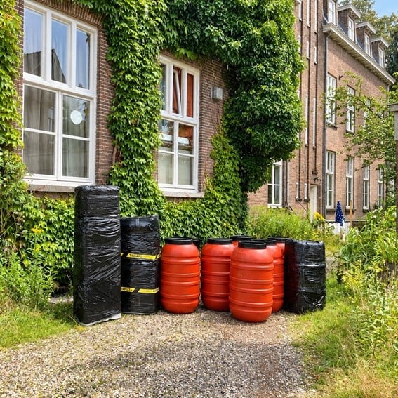 Regentonnen voor een gemeentelijk klimaatadaptatieproject