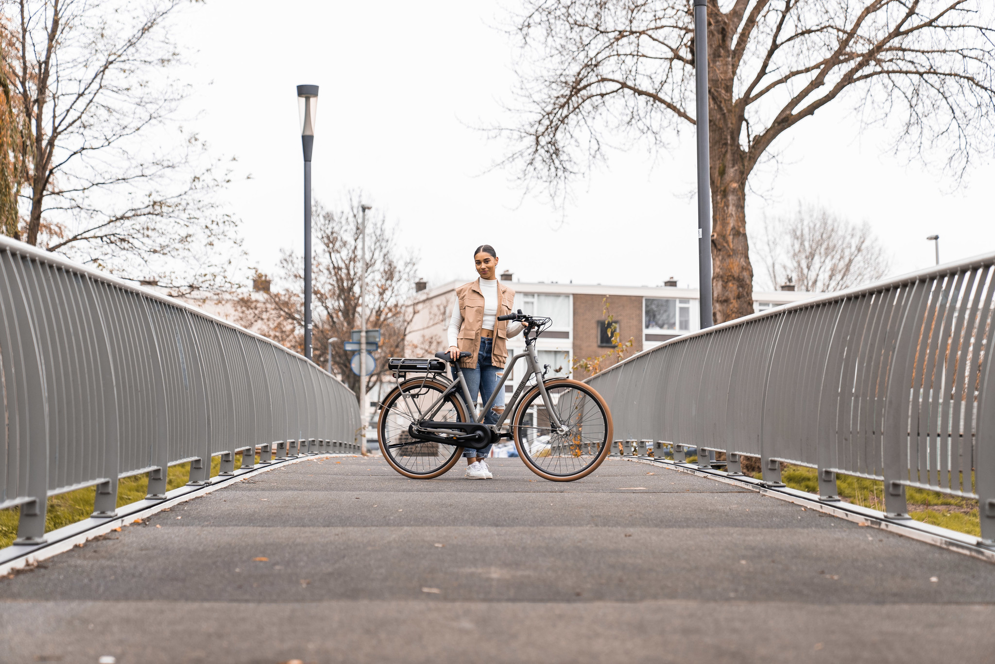 Cortina E-Foss Elektrische Fiets 28 inch 57cm Iron Black Matt N8 MM - Ado  Bike