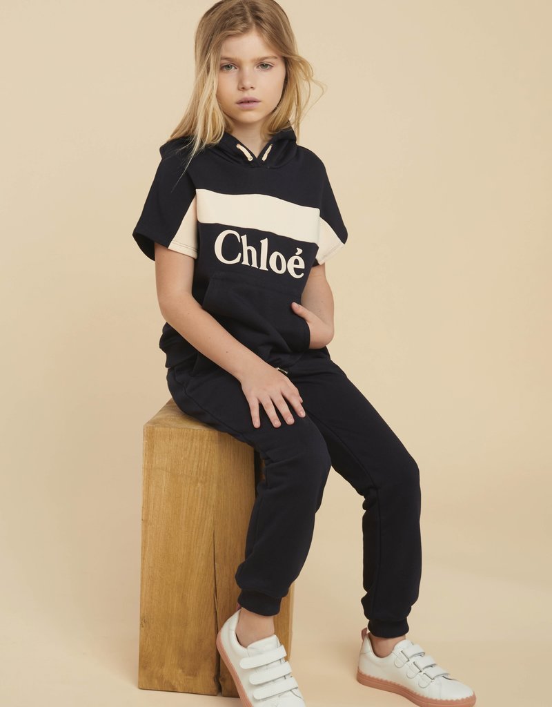 Chloe blauwe broek pasend bij hoodie