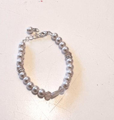 Just One armband roze hartjes