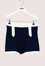 Indee donkerblauw gebreid short sofia met witte bies