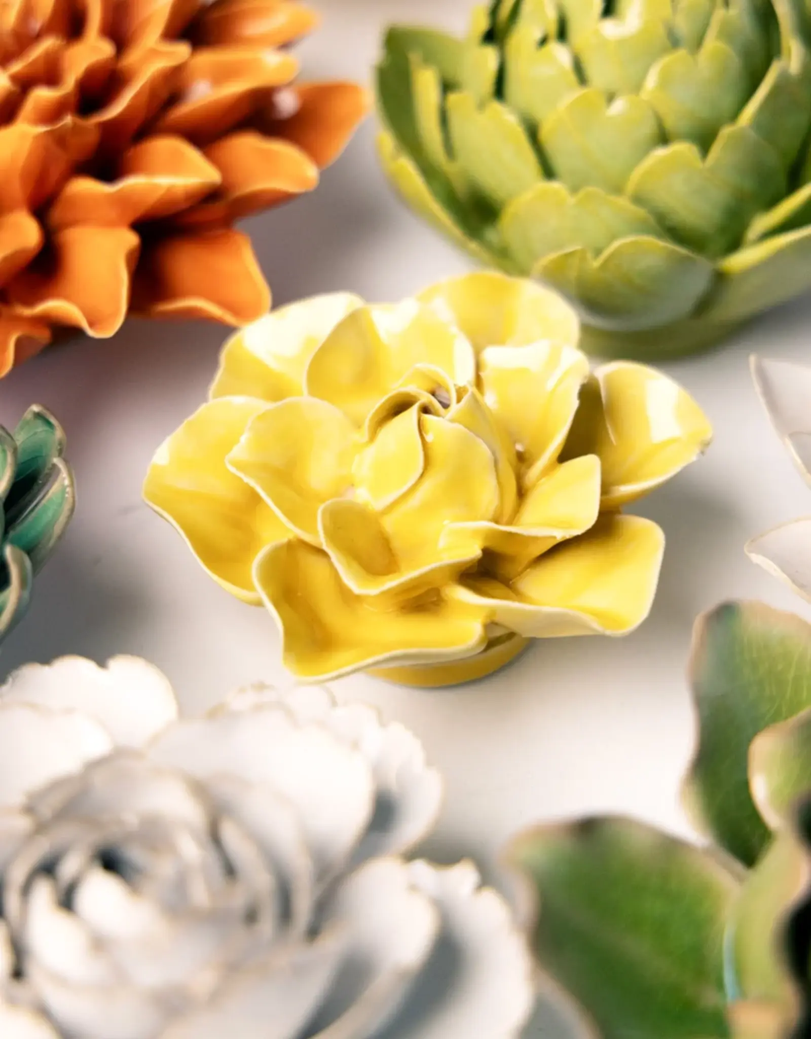 Chive Ceramic Flower Buttercup Yellow Daffodil EG45