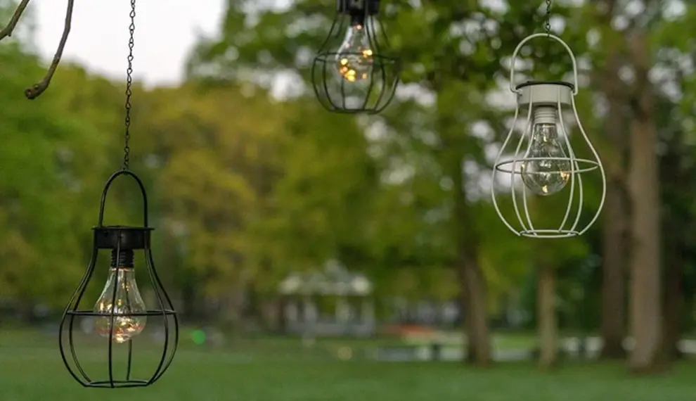 Geef je Buitenruimte een Groene Makeover met Solar Tuinverlichting