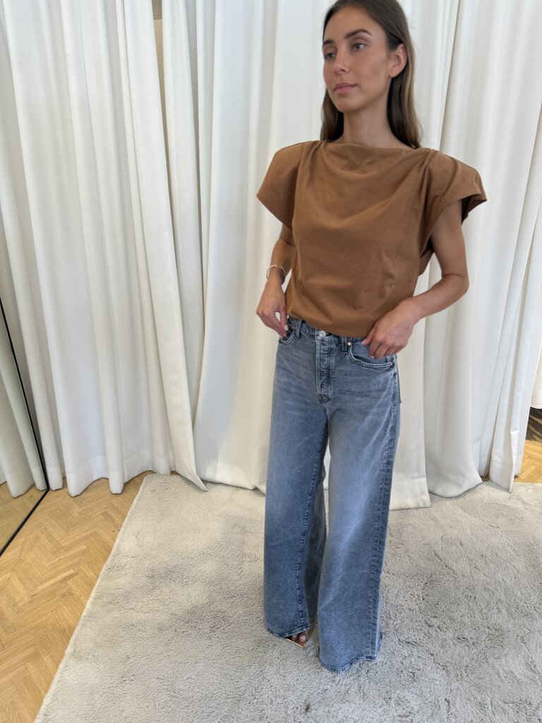 Devani tee