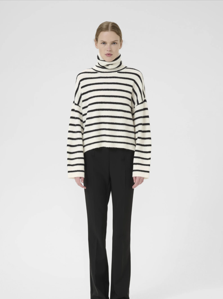 Turtleneck Knit