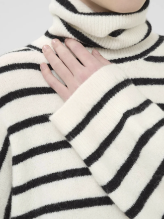 Turtleneck Knit