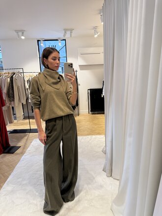 Collectors Club Green Pullover