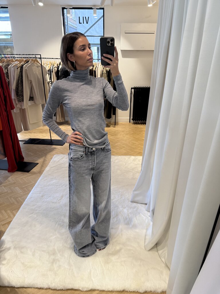 Wool turtleneck grey