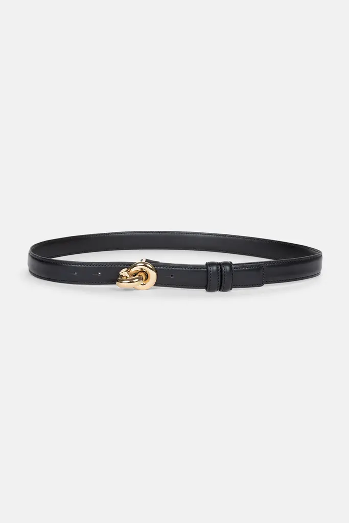Knotted leather belt