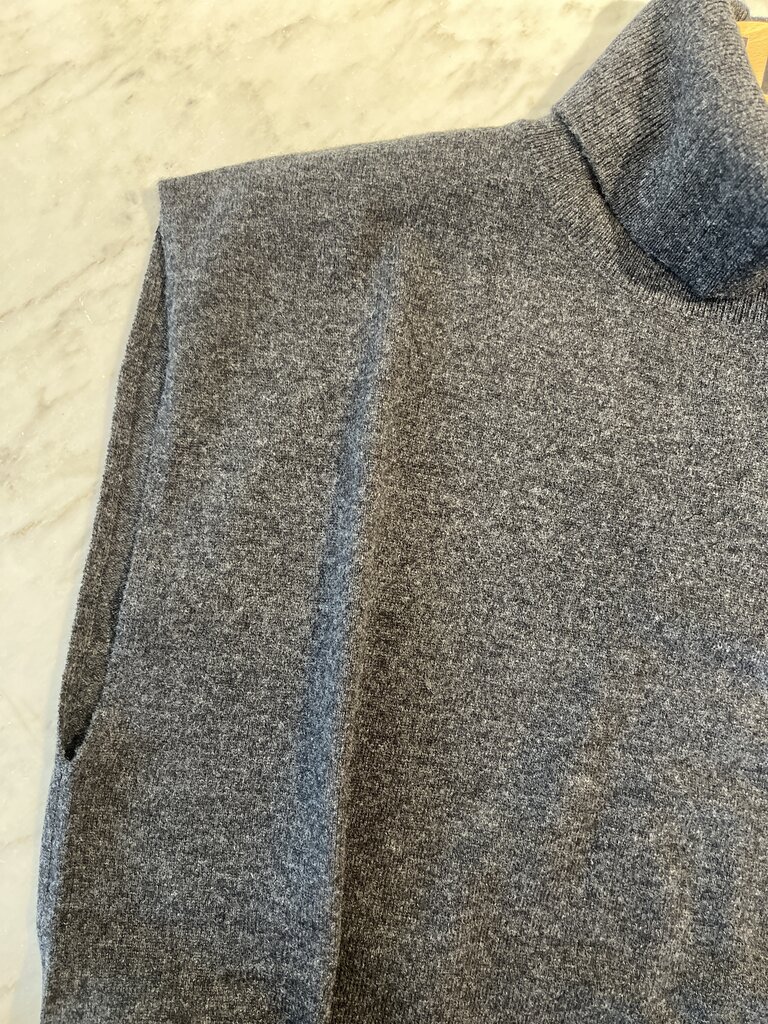 sleeveless knit