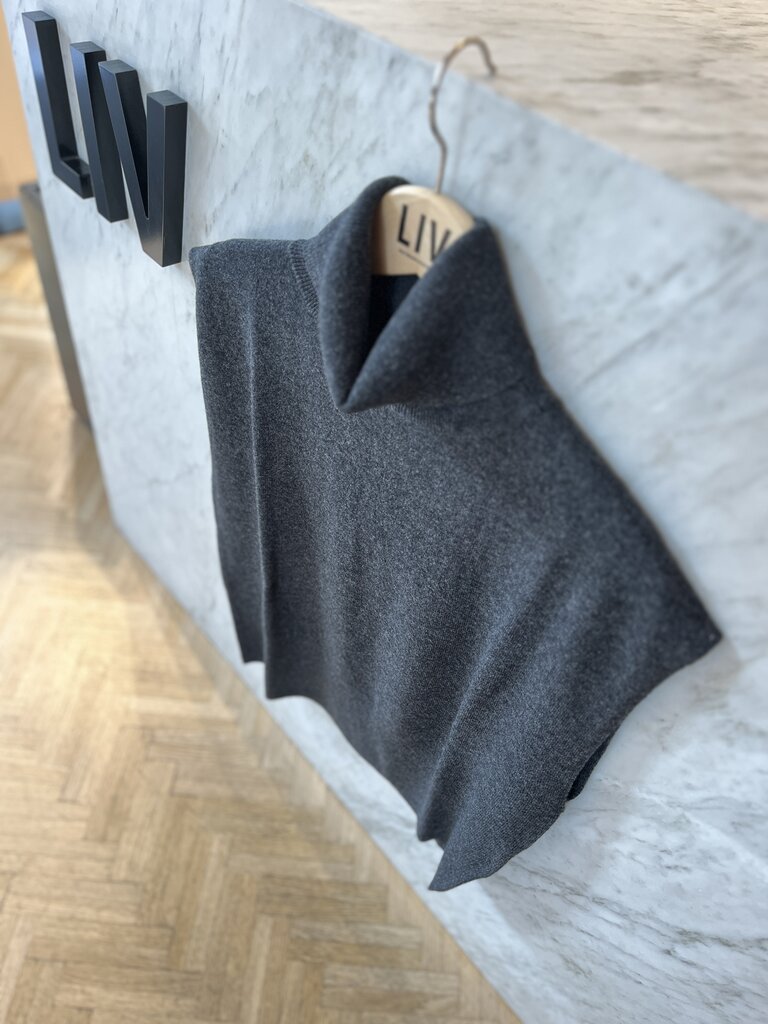 sleeveless knit
