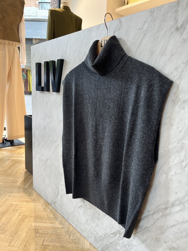 sleeveless knit