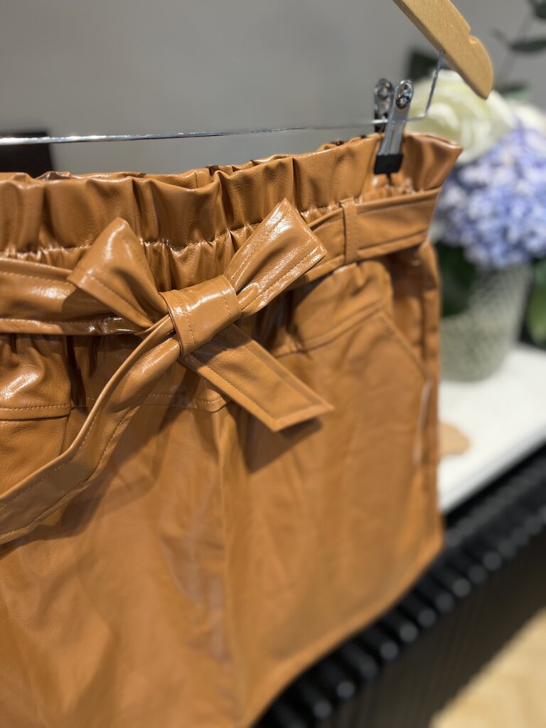 Studio Clique Tosca shiny