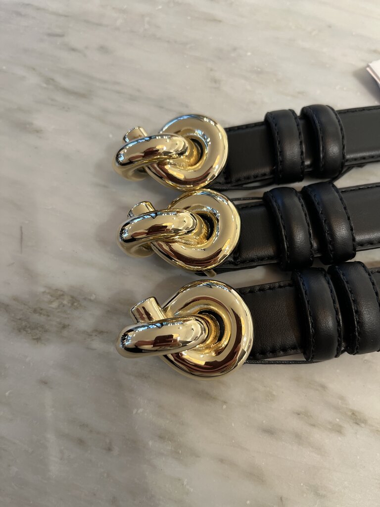 Knotted leather belt