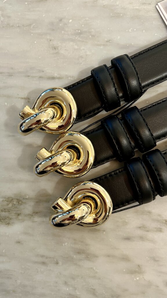 Knotted leather belt