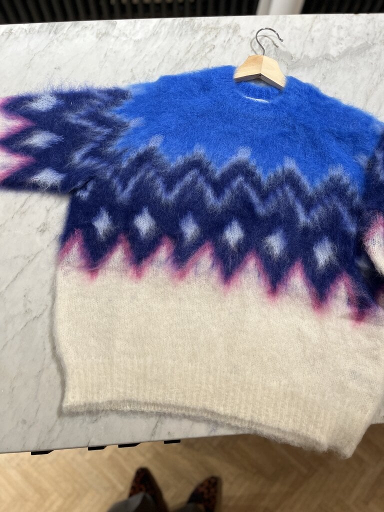 Jacquard knit cobalt fuxia