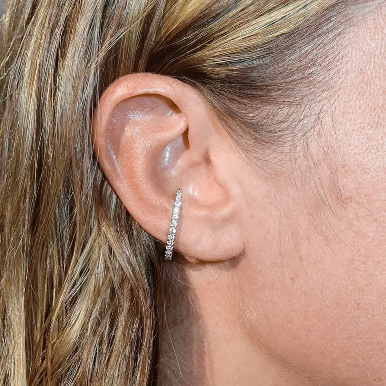 Billion Avenue Diamond embrace stud