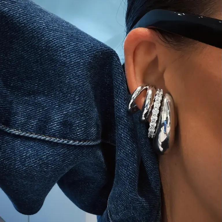 Billion Avenue Double ring earcuff