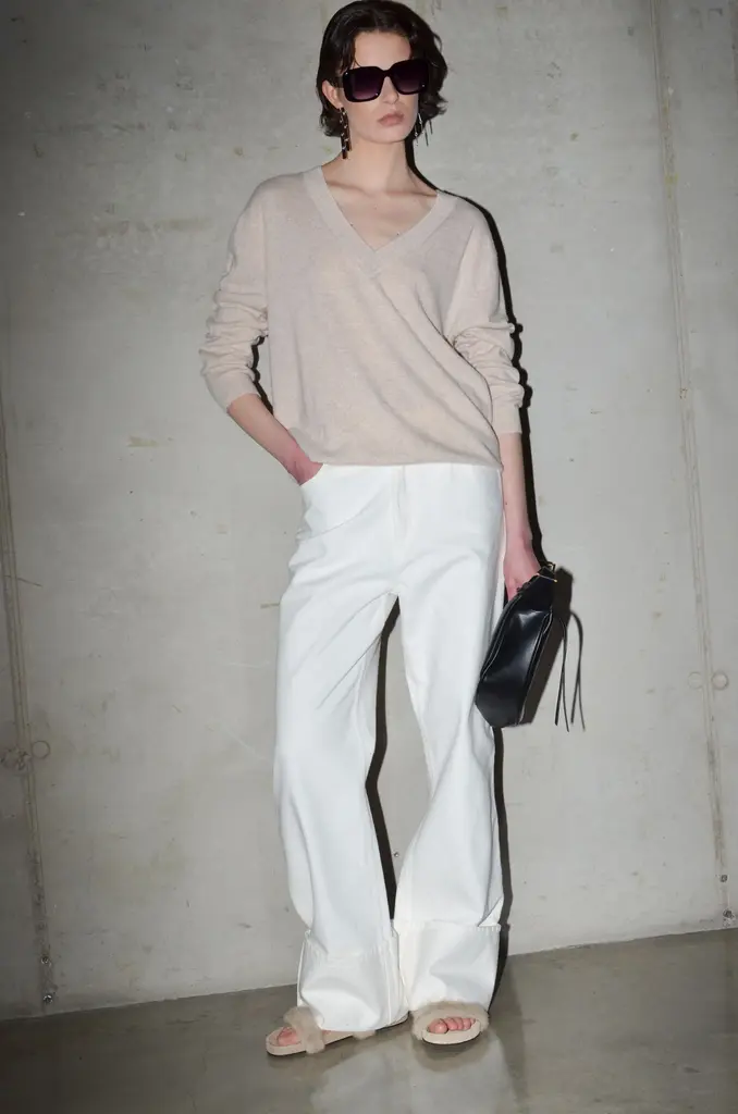 Collectors Club Beige V-neck knit