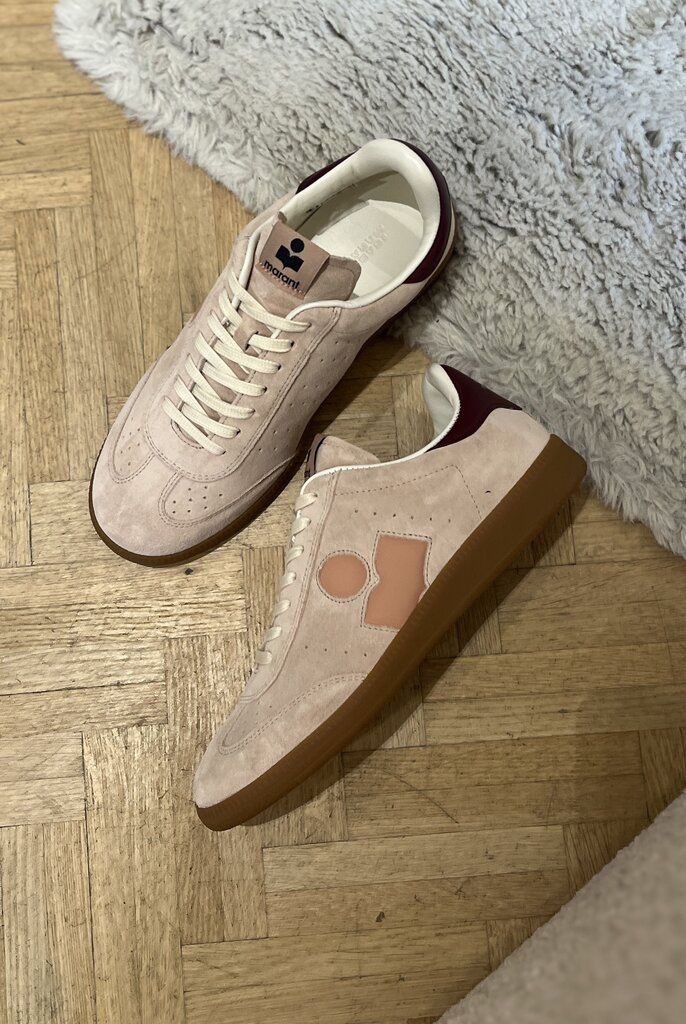 Nude sneakers