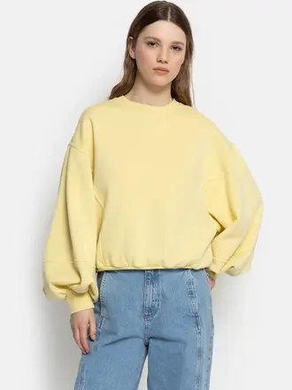 Yellow sweatshirt puff sleeves