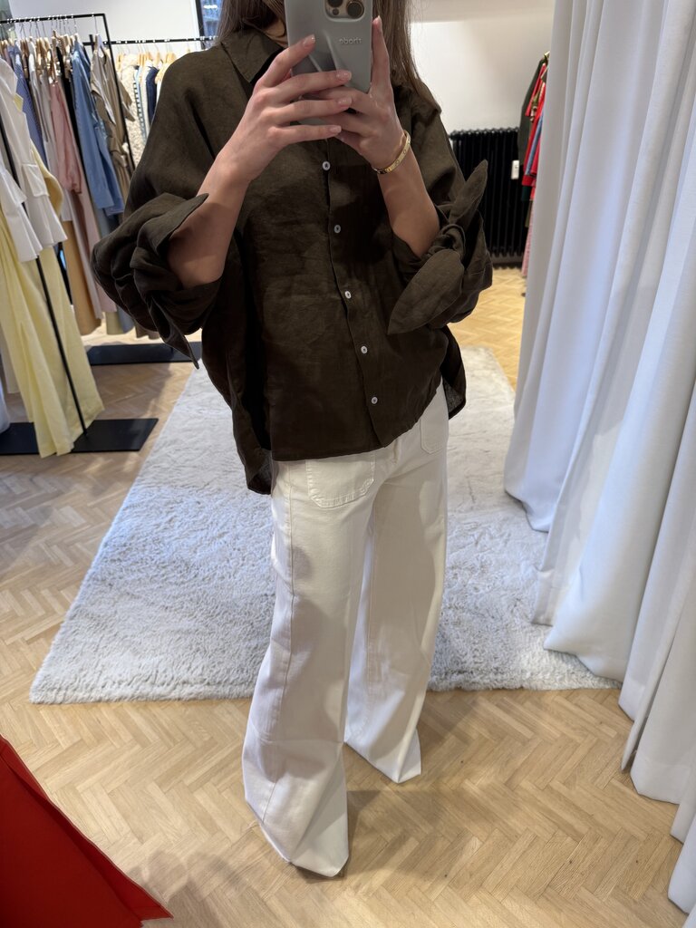 Patch pocket ecru denim