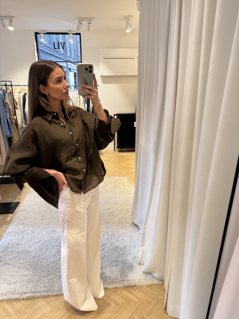 Patch pocket ecru denim