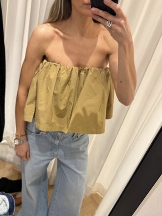 Collectors Club Ruffle top sand