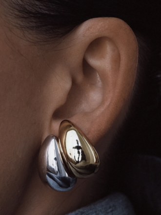 Billion Avenue Small bulb earstud