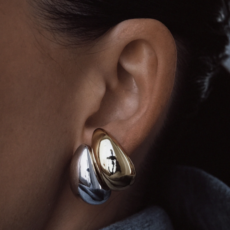 Billion Avenue Small bulb earstud