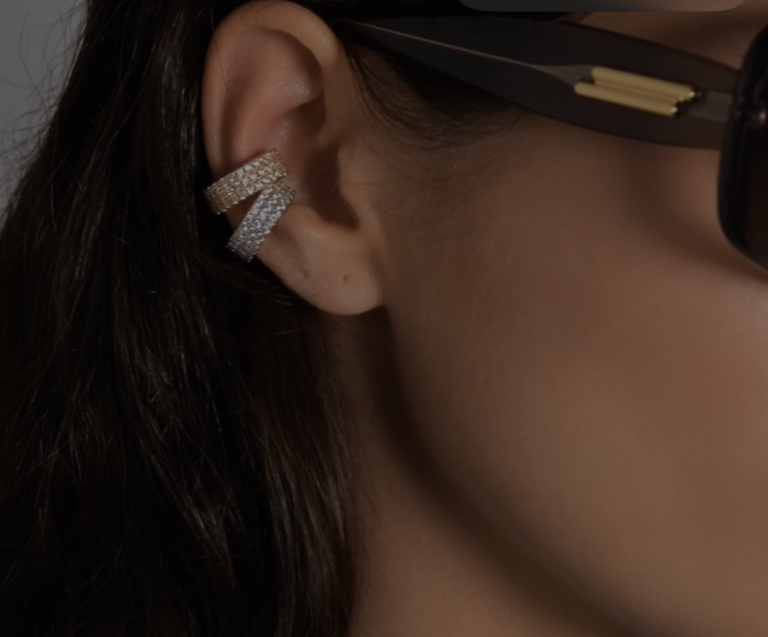 Billion Avenue Flat diamond earcuff
