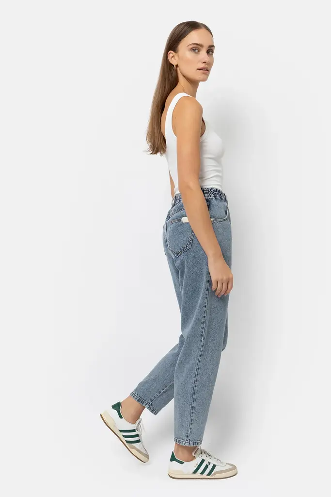 Low back ribbed tank top white