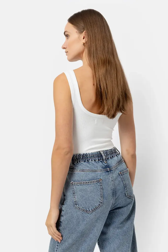 Low back ribbed tank top white
