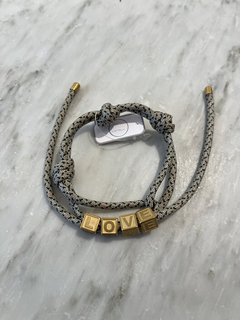 Nilu Love bracelet