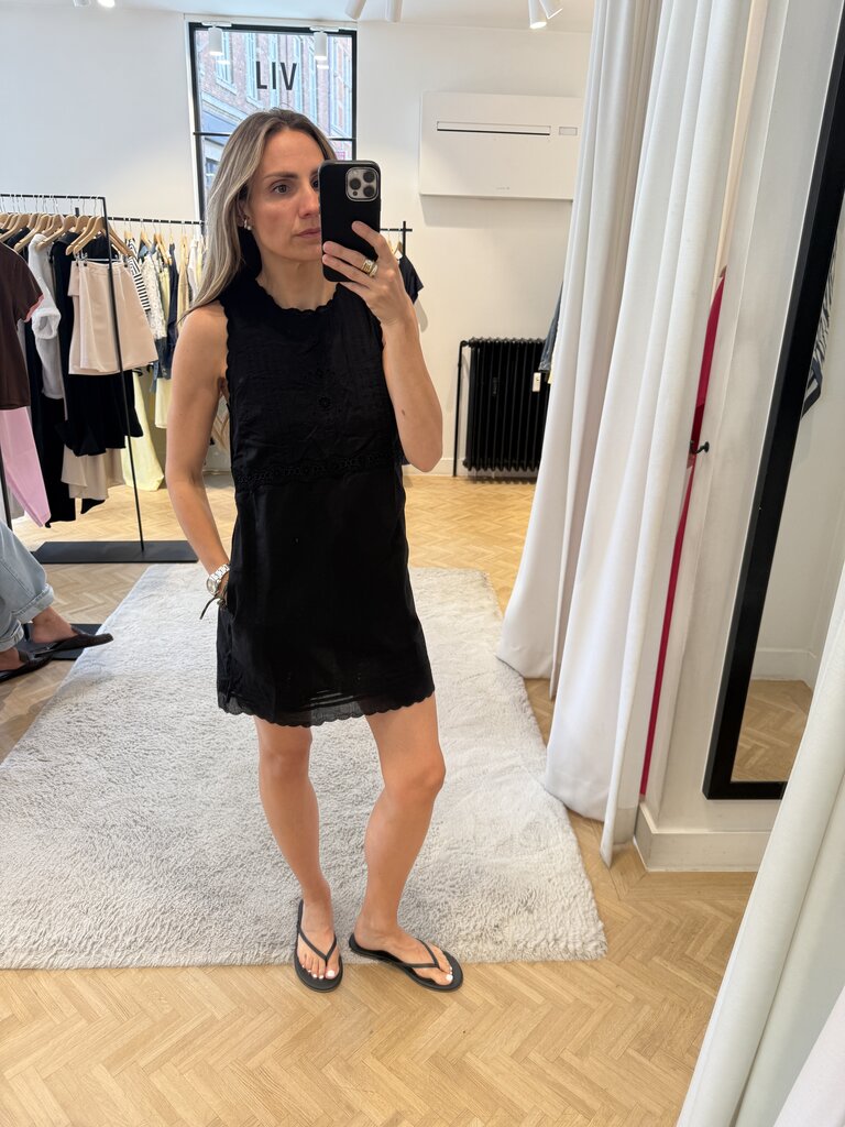 Xirena Short broderie dress black