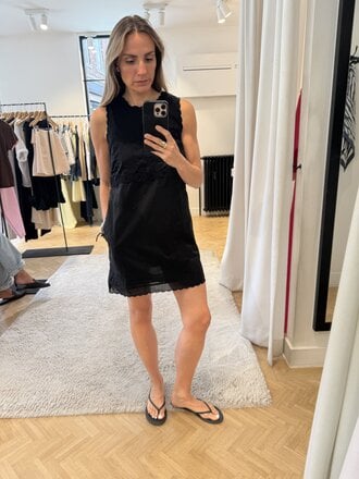 Xirena Short broderie dress black