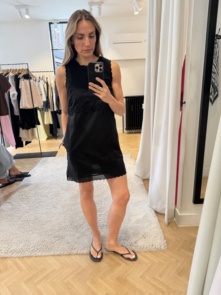 Xirena Short broderie dress black