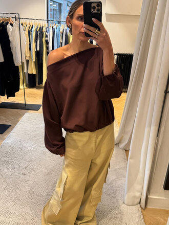 8 PM Off the shoulder sweatshirt brown