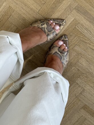Gia Borghini Pointed toe mule python