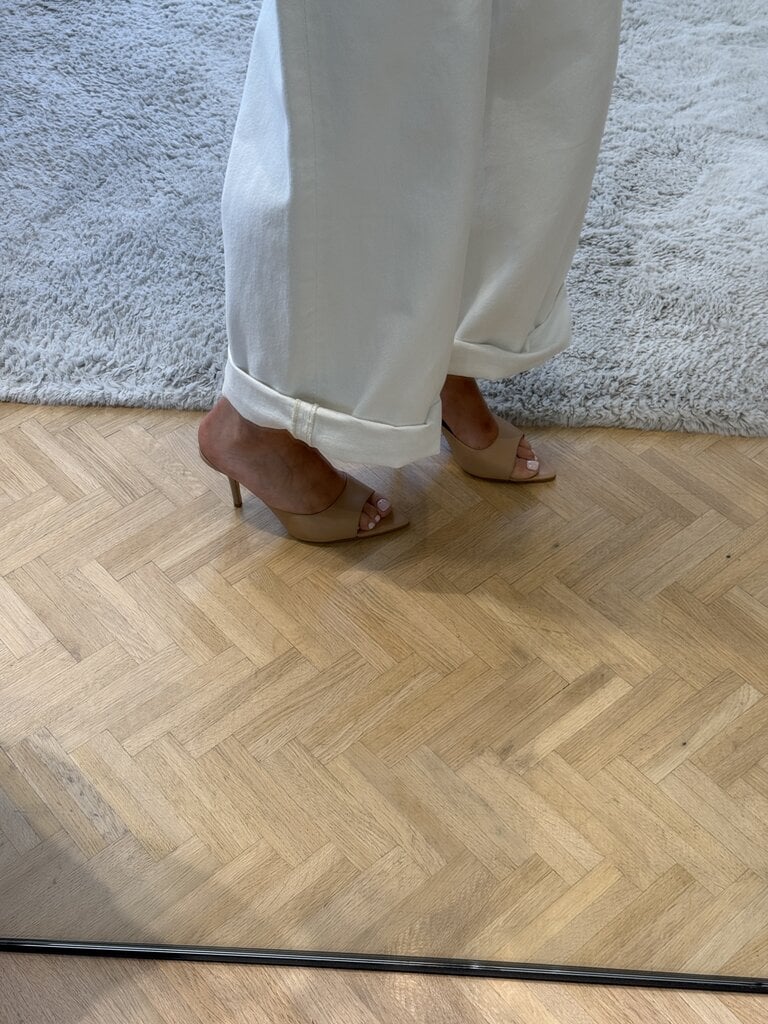 Gia Borghini Pointed toe mule nude