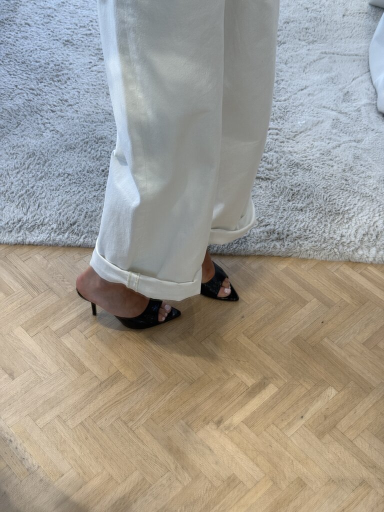 Gia Borghini Pointed toe mule shiny black